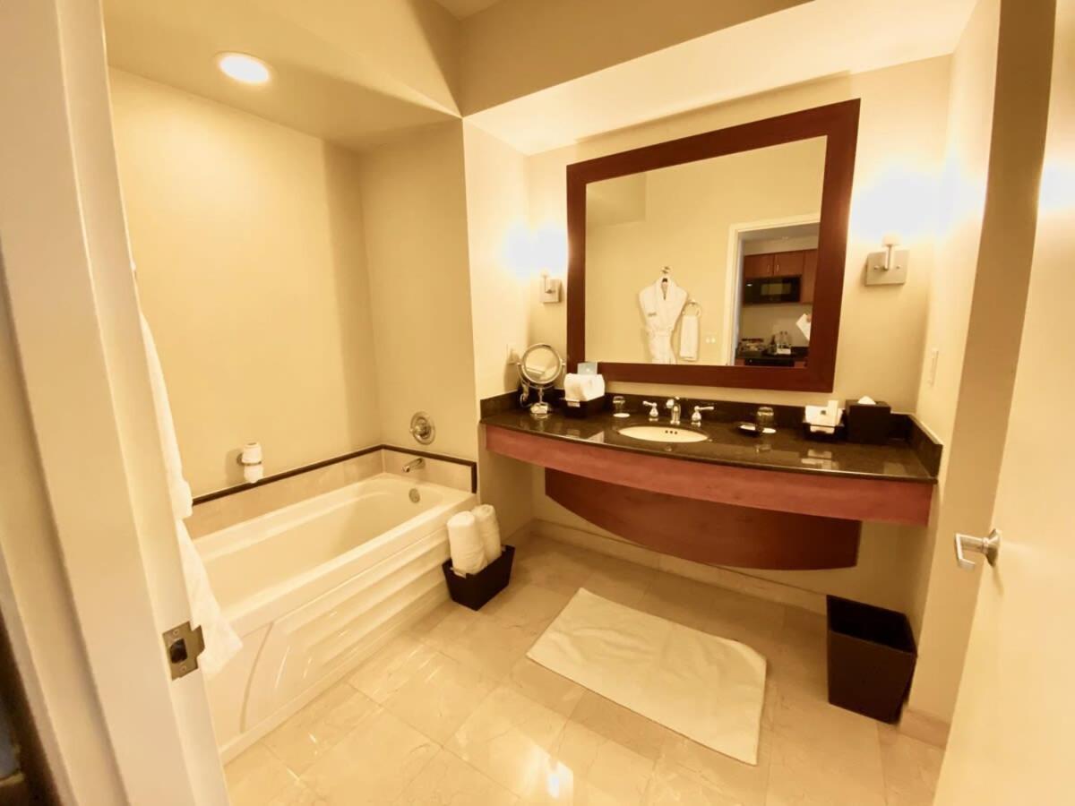 Trump International Resort By Zen Vacation Rentals Miami Beach Exteriör bild